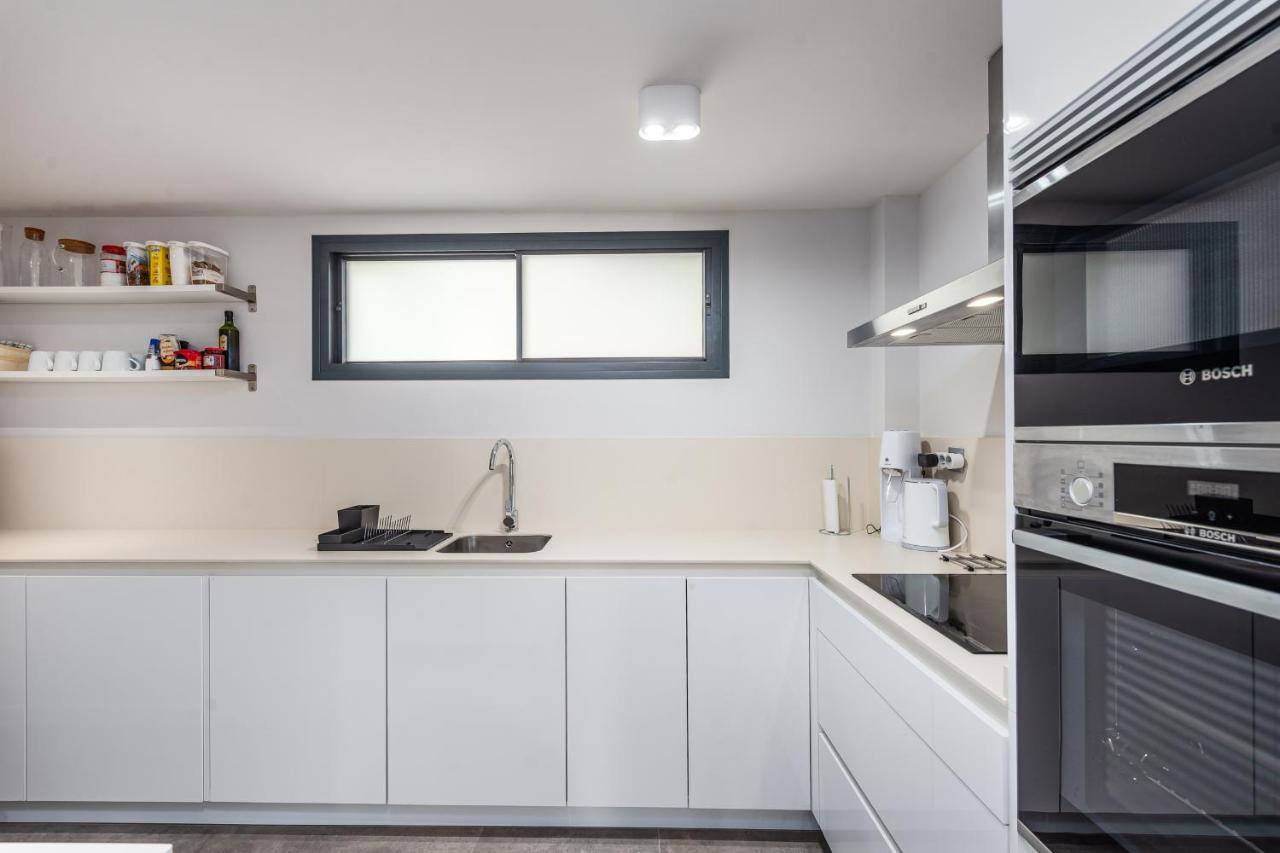 Luxurious Apartment With Sea Views Blue Suites B2-103 마닐바 외부 사진